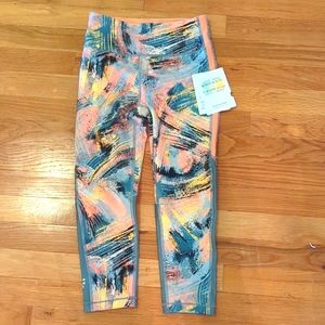 Athleta NWT Girls Capri leggings